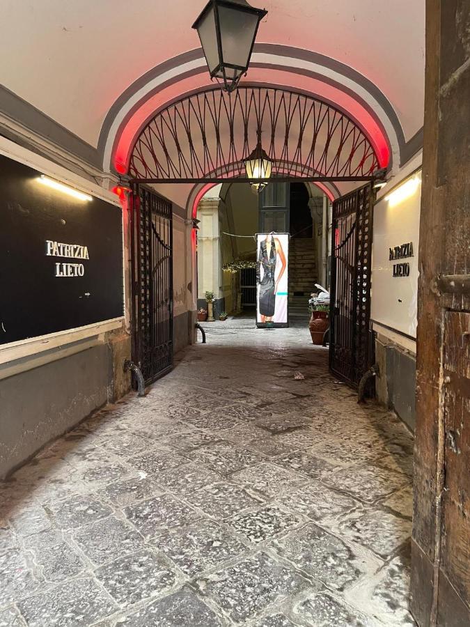 Two Rooms Chiaia 37 Napoli Bagian luar foto