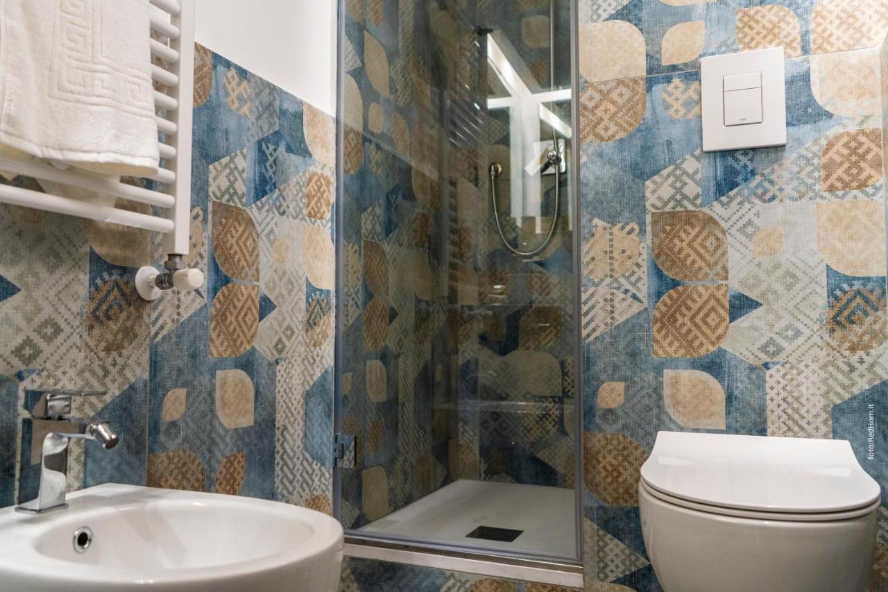 Two Rooms Chiaia 37 Napoli Bagian luar foto